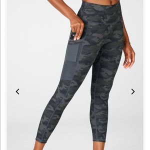 Fabletics Mila High Waisted Pocket Capri